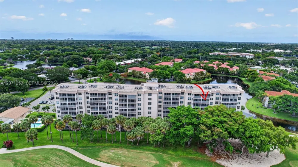 250 Jacaranda Dr #703 Plantation, FL 33324