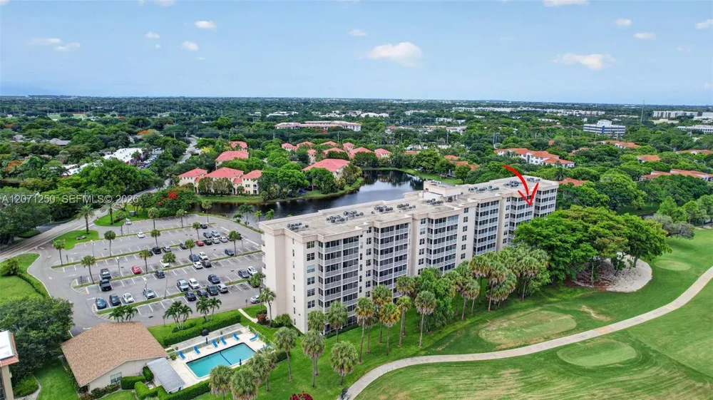 250 Jacaranda Dr #703 Plantation, FL 33324