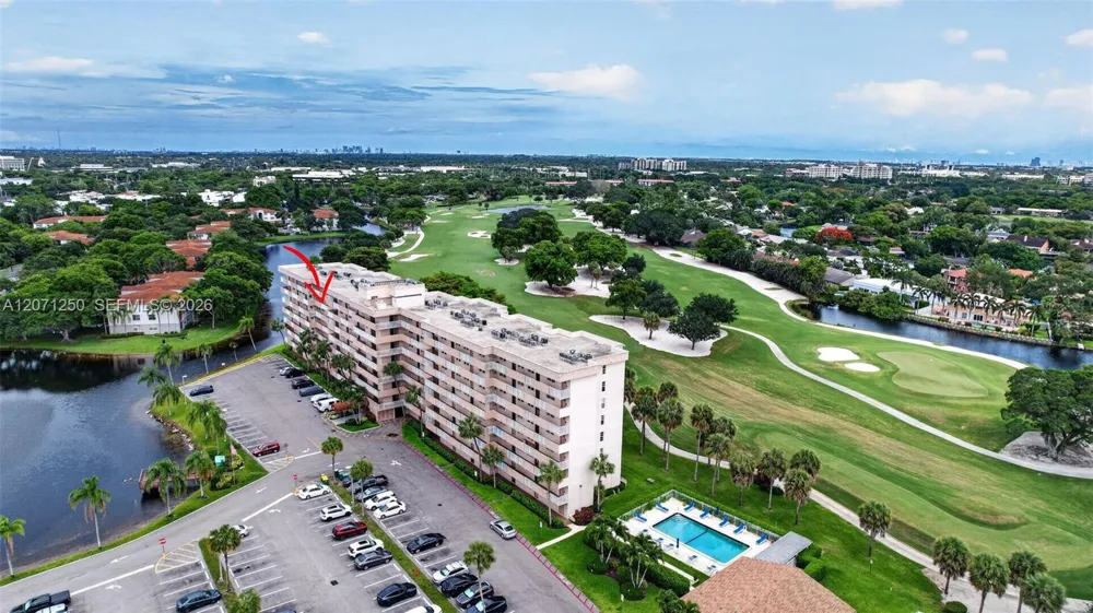 250 Jacaranda Dr #703 Plantation, FL 33324