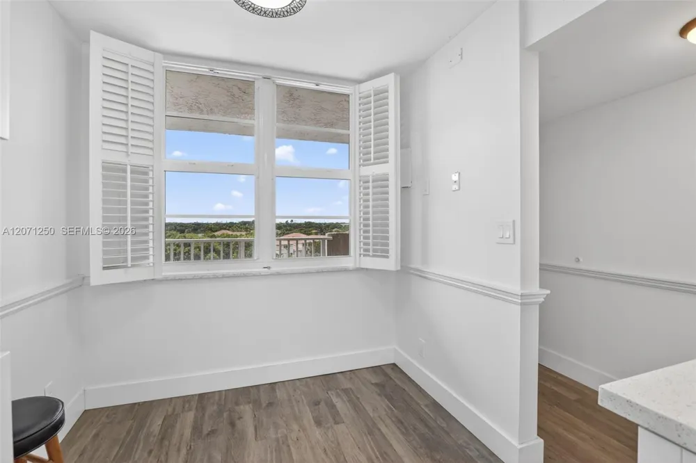 250 Jacaranda Dr #703 Plantation, FL 33324
