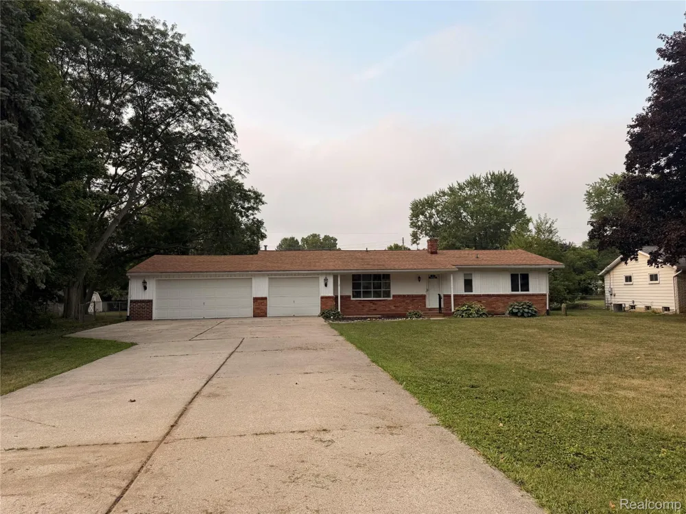 5347 Mapletree Drive Flint Charter Township, MI 48532