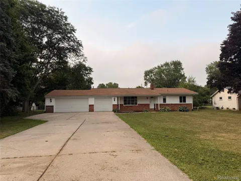 5347 Mapletree Drive