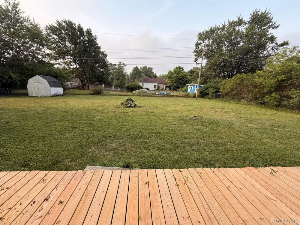 5347 Mapletree Drive Flint Charter Township, MI 48532