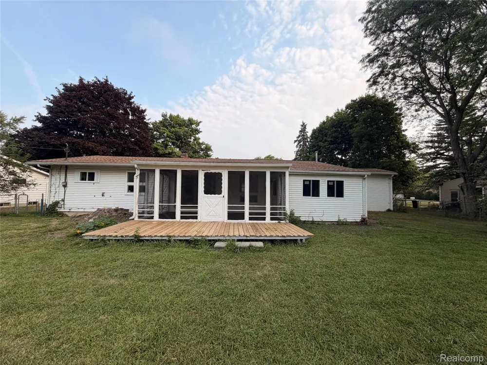 5347 Mapletree Drive Flint Charter Township, MI 48532