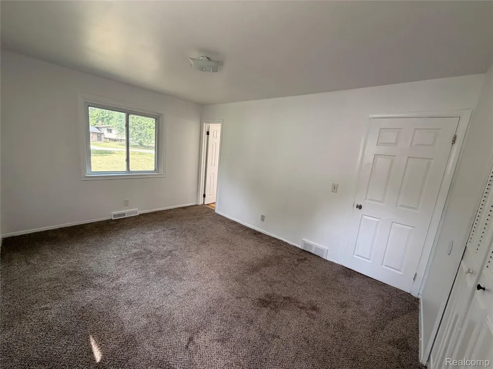5347 Mapletree Drive Flint Charter Township, MI 48532