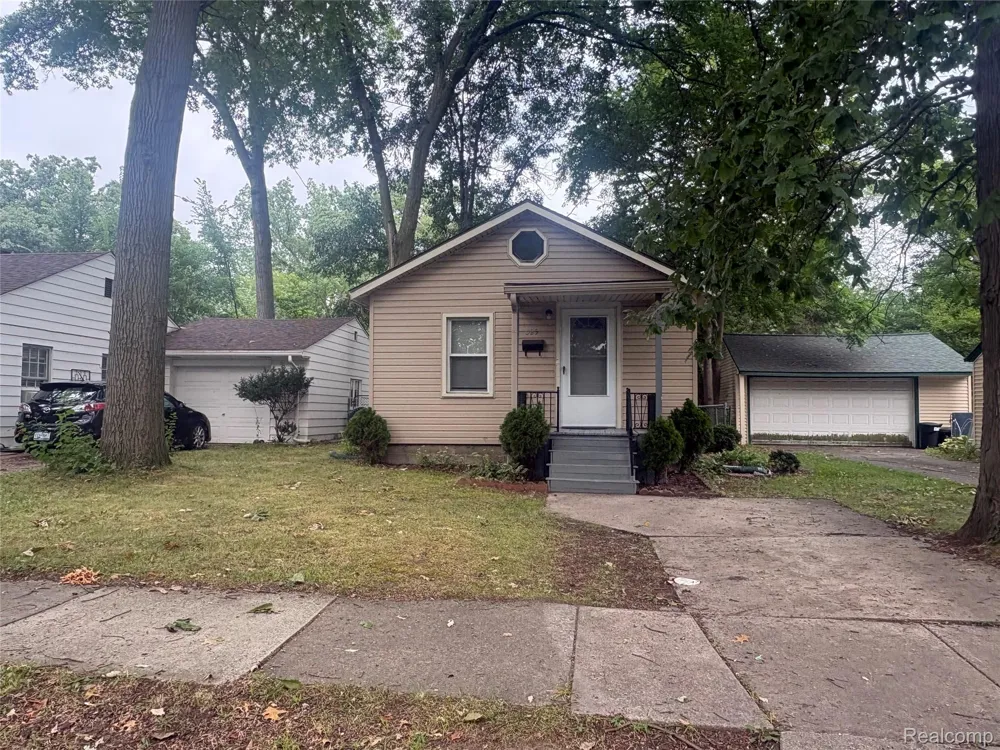 525 Stratford Road Ferndale City, MI 48220