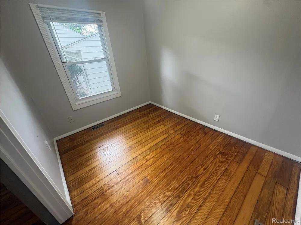 525 Stratford Road Ferndale City, MI 48220