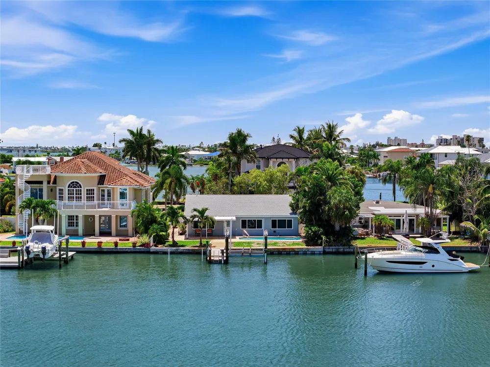 16458 REDINGTON DRIVE Redington Beach, FL 33708