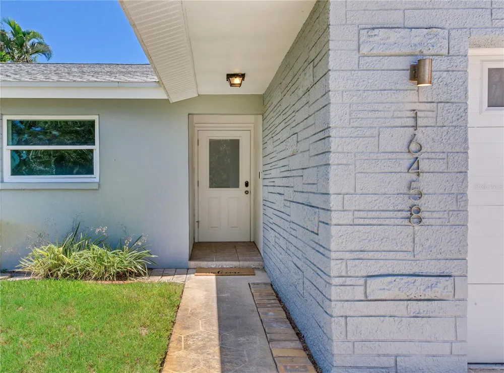 16458 REDINGTON DRIVE Redington Beach, FL 33708