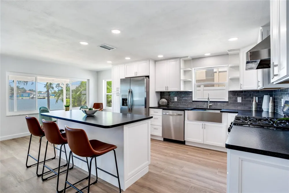 16458 REDINGTON DRIVE Redington Beach, FL 33708