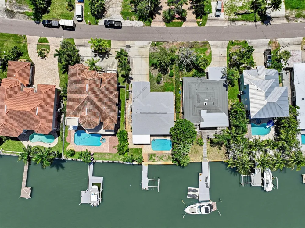 16458 REDINGTON DRIVE Redington Beach, FL 33708