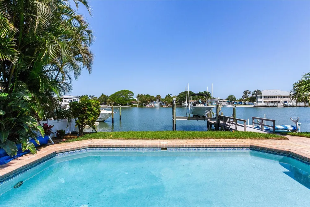 16458 REDINGTON DRIVE Redington Beach, FL 33708