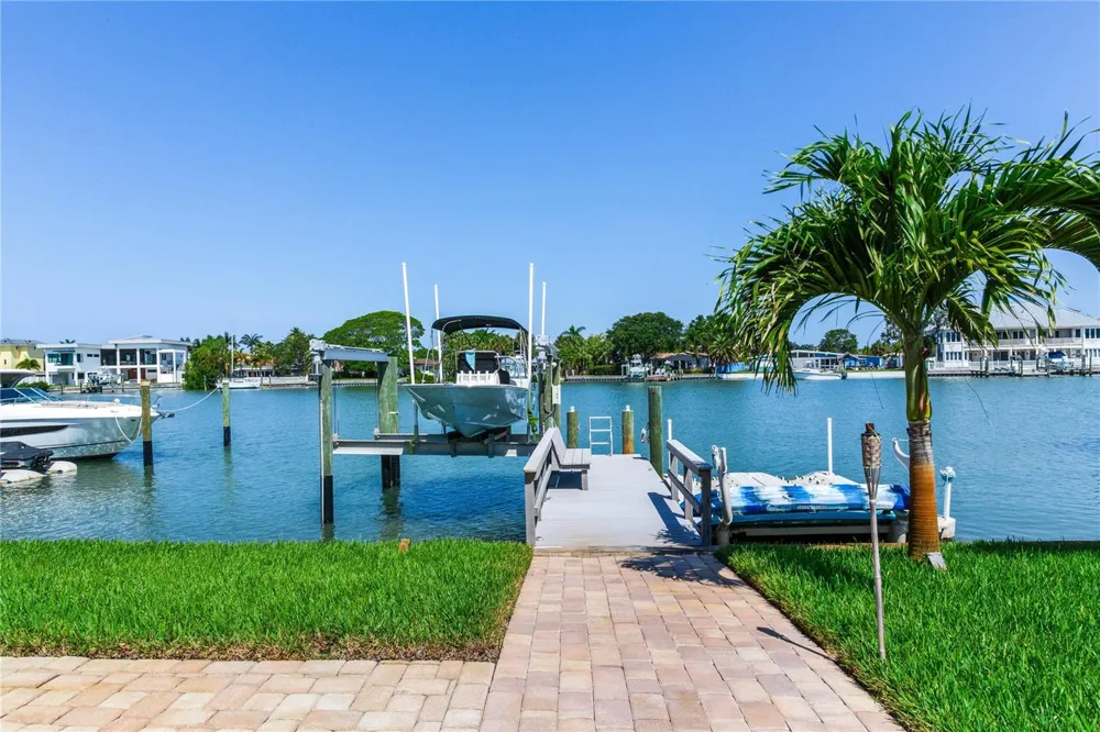 16458 REDINGTON DRIVE Redington Beach, FL 33708