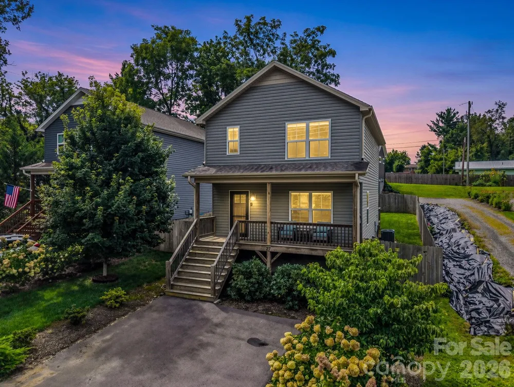 27 Busbee View Road Asheville, NC 28803