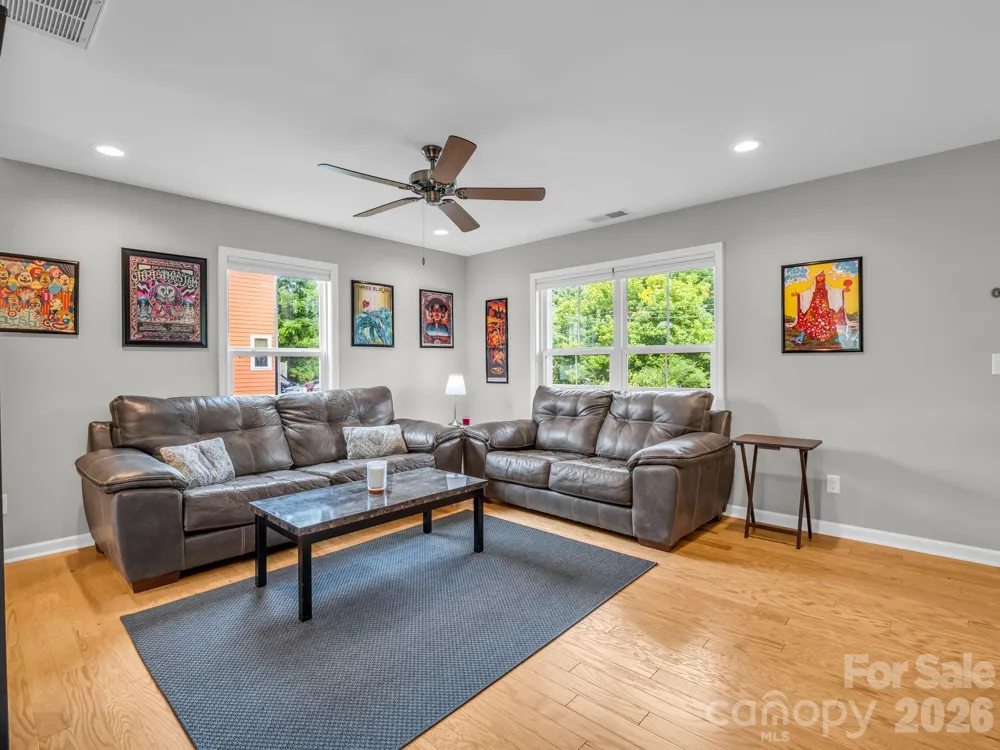 27 Busbee View Road Asheville, NC 28803