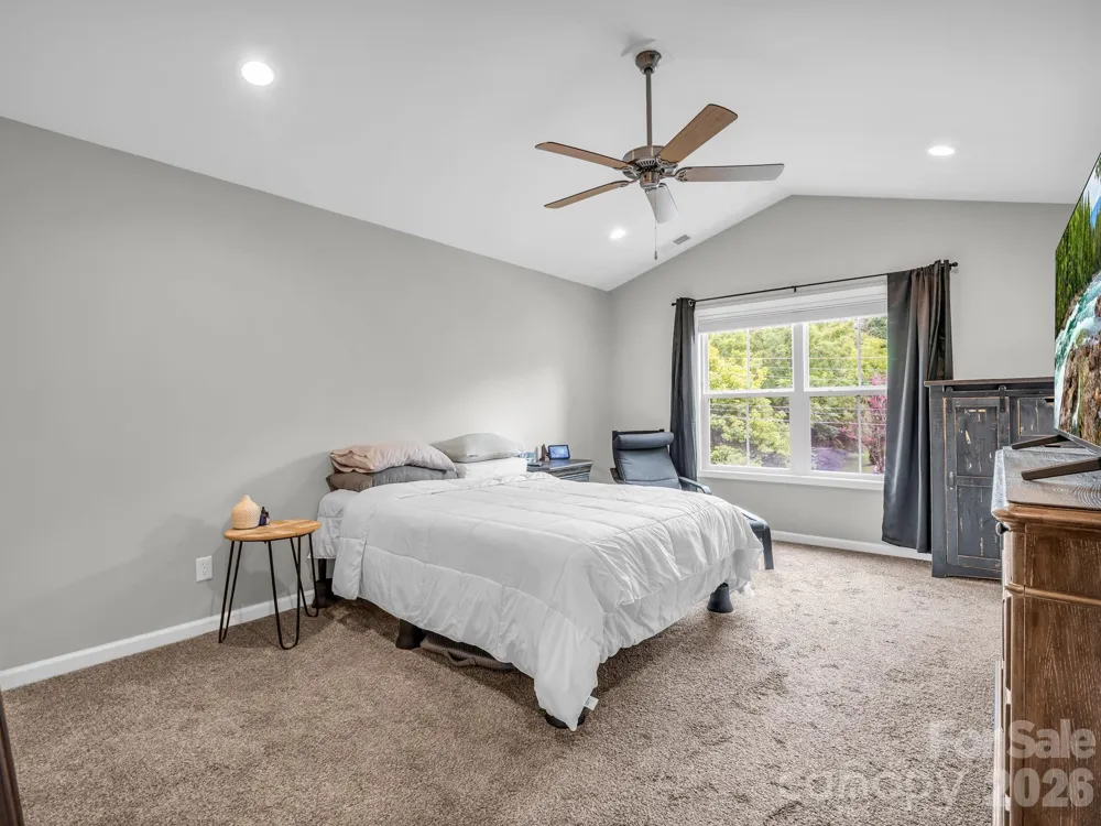 27 Busbee View Road Asheville, NC 28803