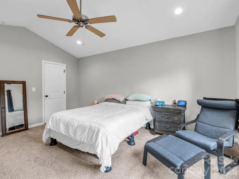 27 Busbee View Road Asheville, NC 28803