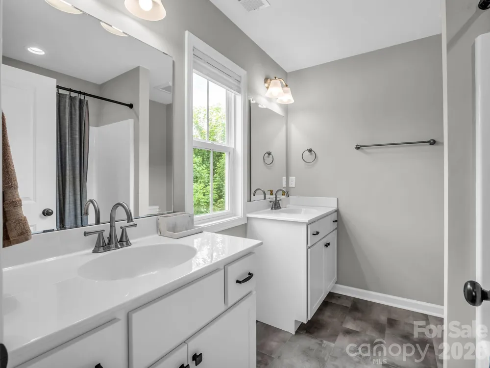 27 Busbee View Road Asheville, NC 28803