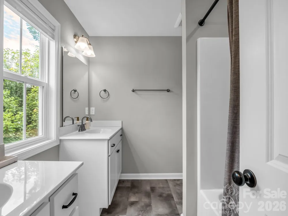 27 Busbee View Road Asheville, NC 28803