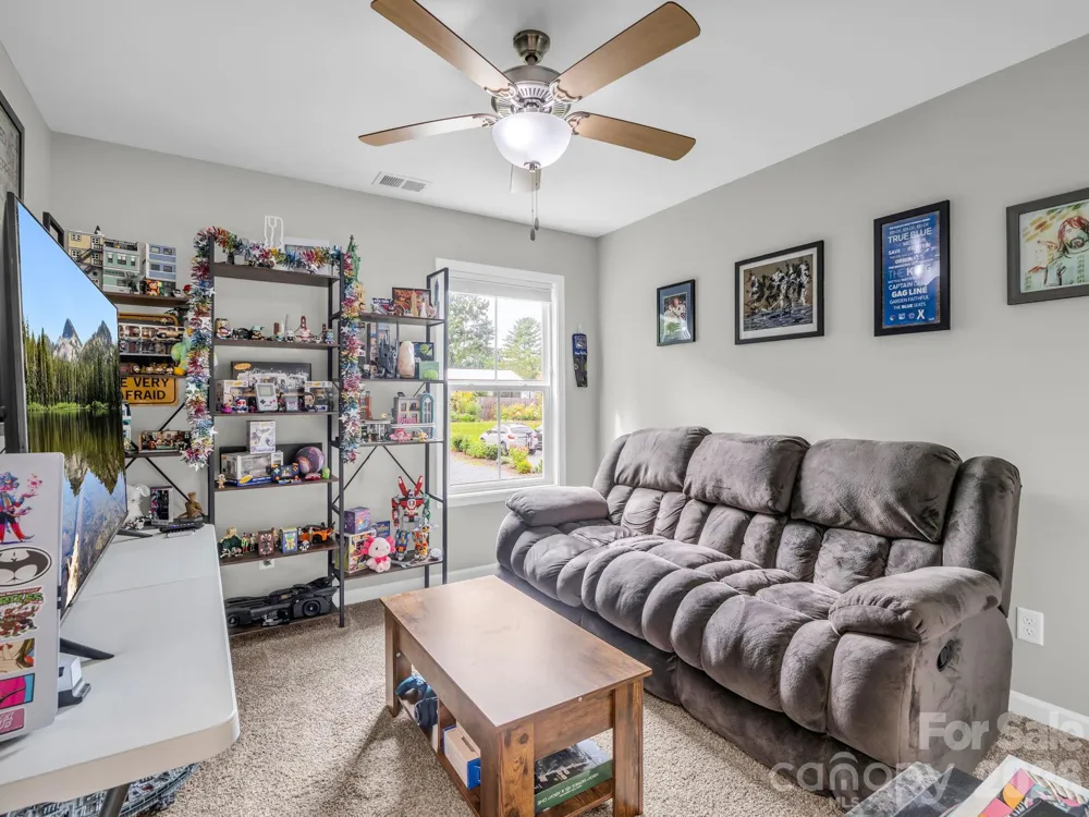 27 Busbee View Road Asheville, NC 28803