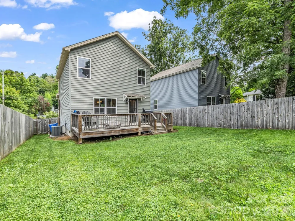 27 Busbee View Road Asheville, NC 28803
