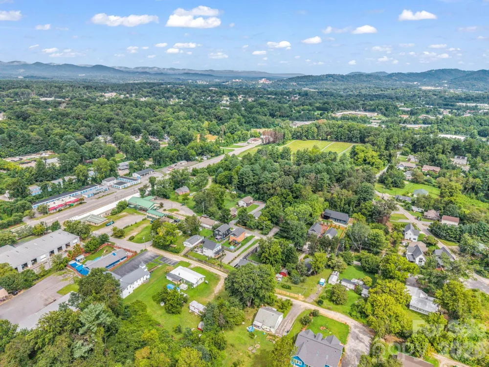 27 Busbee View Road Asheville, NC 28803