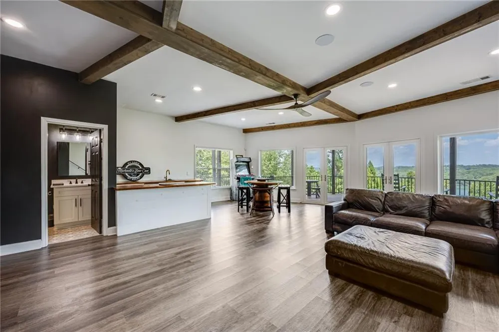 385 Pirkle Leake Road Dawsonville, GA 30534