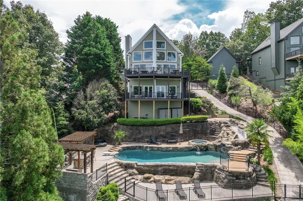 385 Pirkle Leake Road Dawsonville, GA 30534