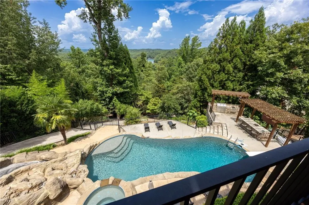 385 Pirkle Leake Road Dawsonville, GA 30534