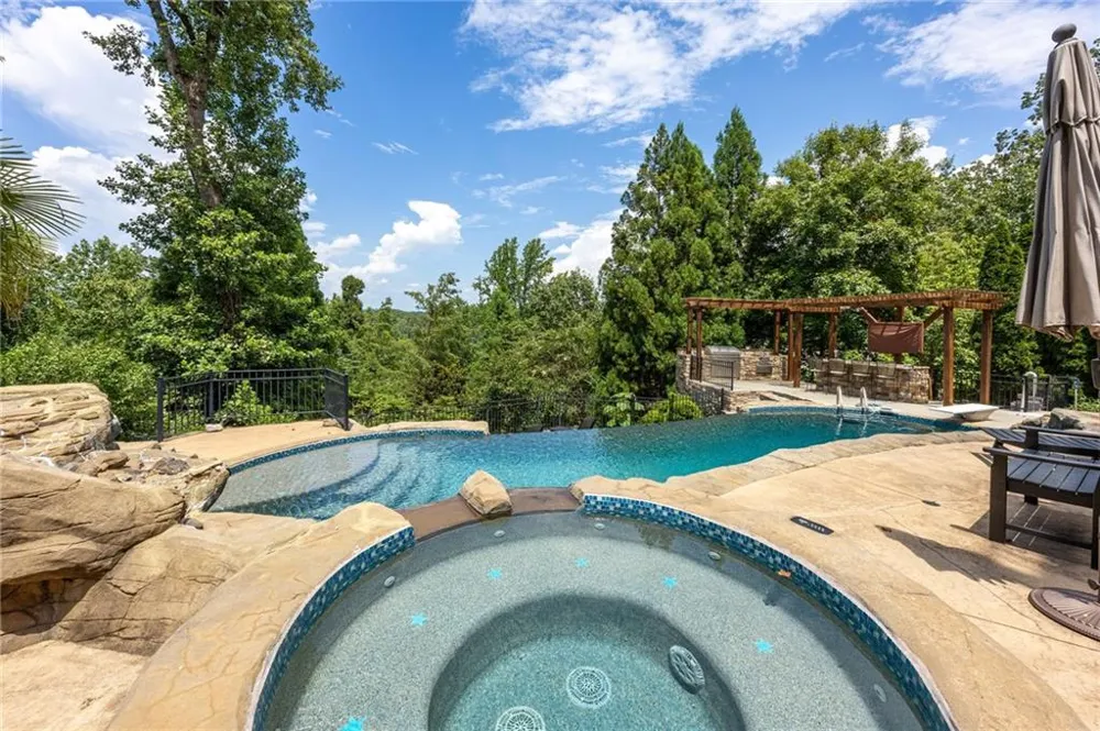 385 Pirkle Leake Road Dawsonville, GA 30534