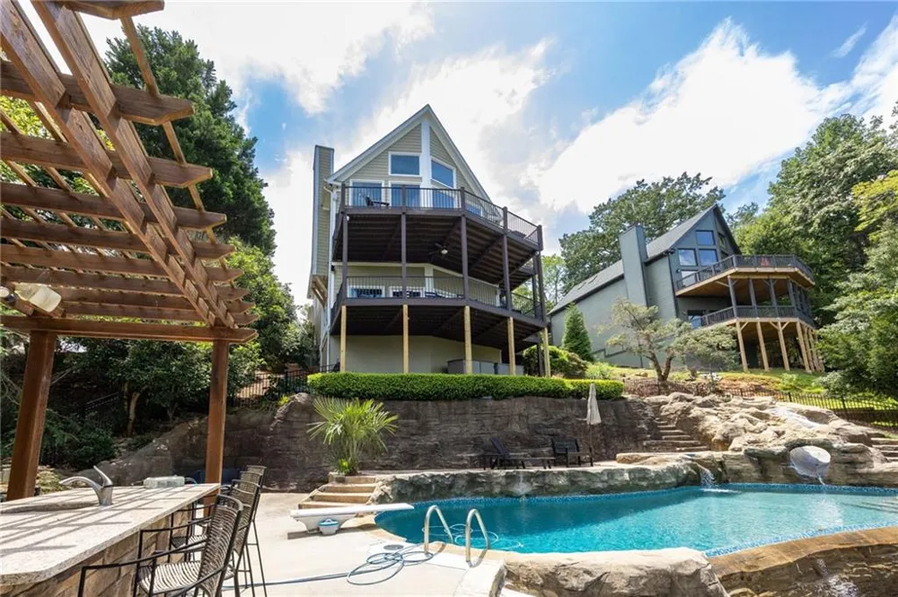 385 Pirkle Leake Road Dawsonville, GA 30534