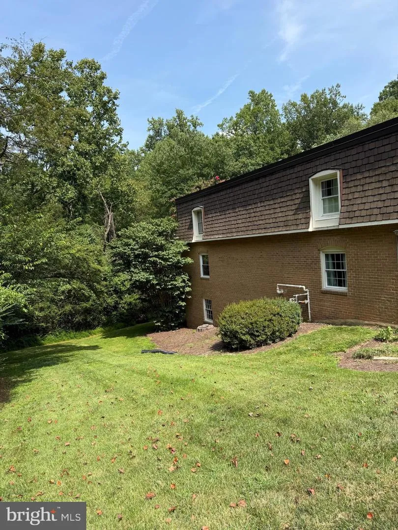 5905 BAYSHIRE ROAD #K Springfield, VA 22152