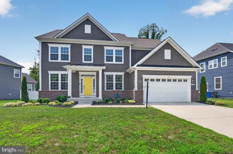 2409 TREE VISTA COURT