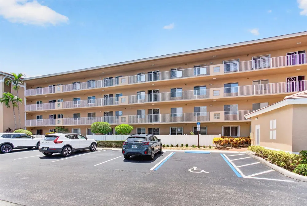 5746 CRYSTAL SHORES DRIVE #303 Boynton Beach, FL 33437