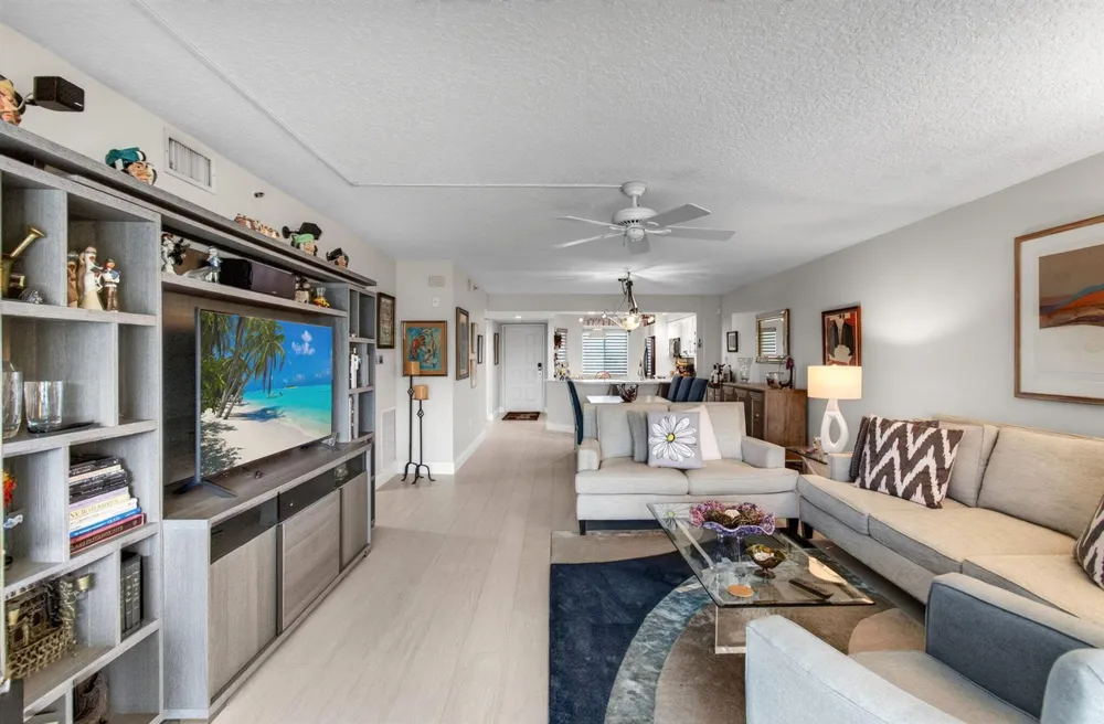 5746 CRYSTAL SHORES DRIVE #303 Boynton Beach, FL 33437