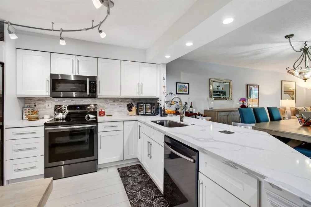 5746 CRYSTAL SHORES DRIVE #303 Boynton Beach, FL 33437
