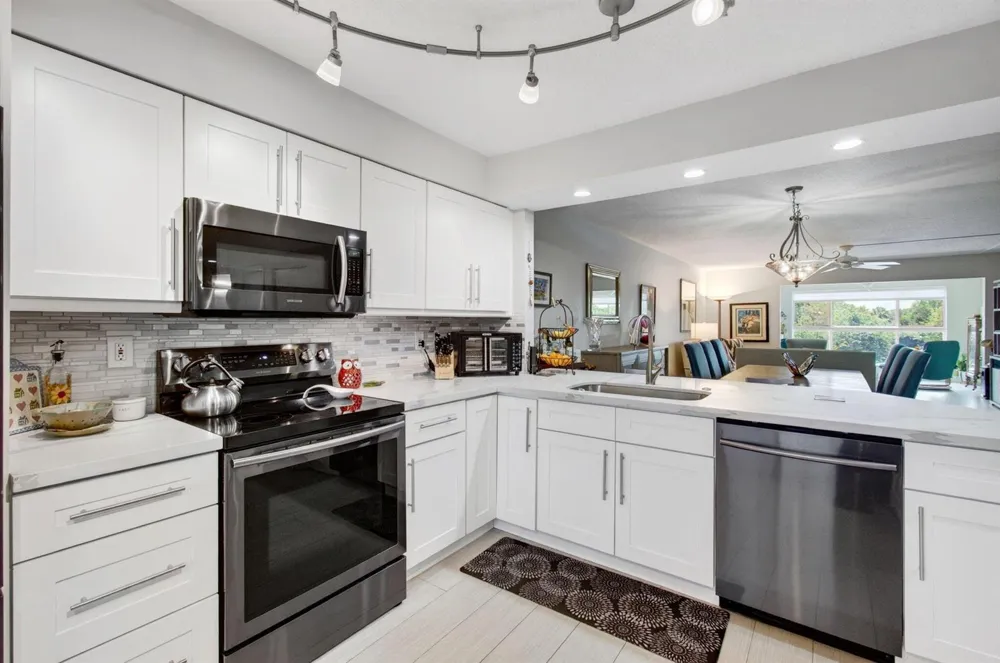 5746 CRYSTAL SHORES DRIVE #303 Boynton Beach, FL 33437