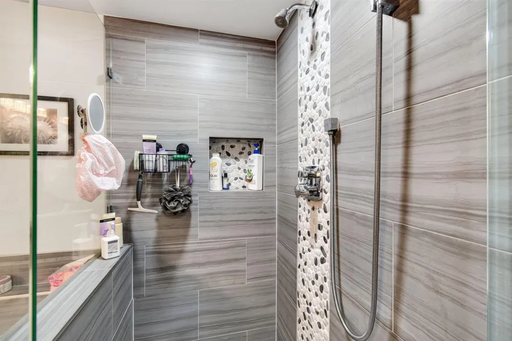 5746 CRYSTAL SHORES DRIVE #303 Boynton Beach, FL 33437