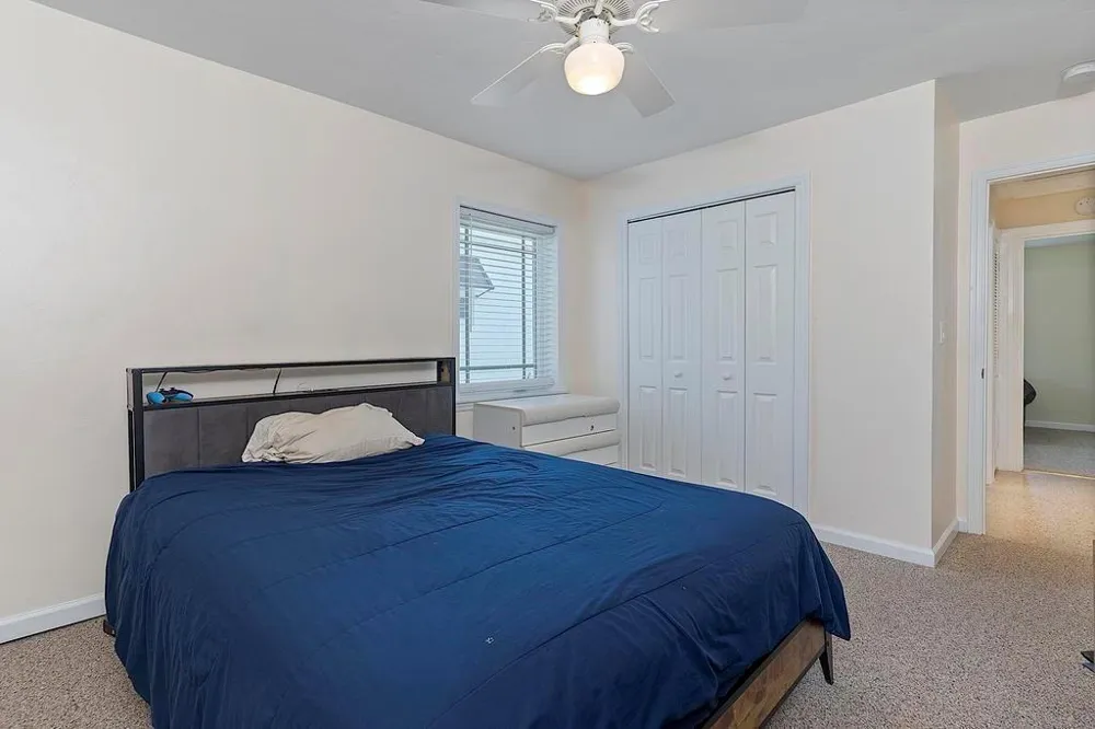1106 Lakeside Drive 