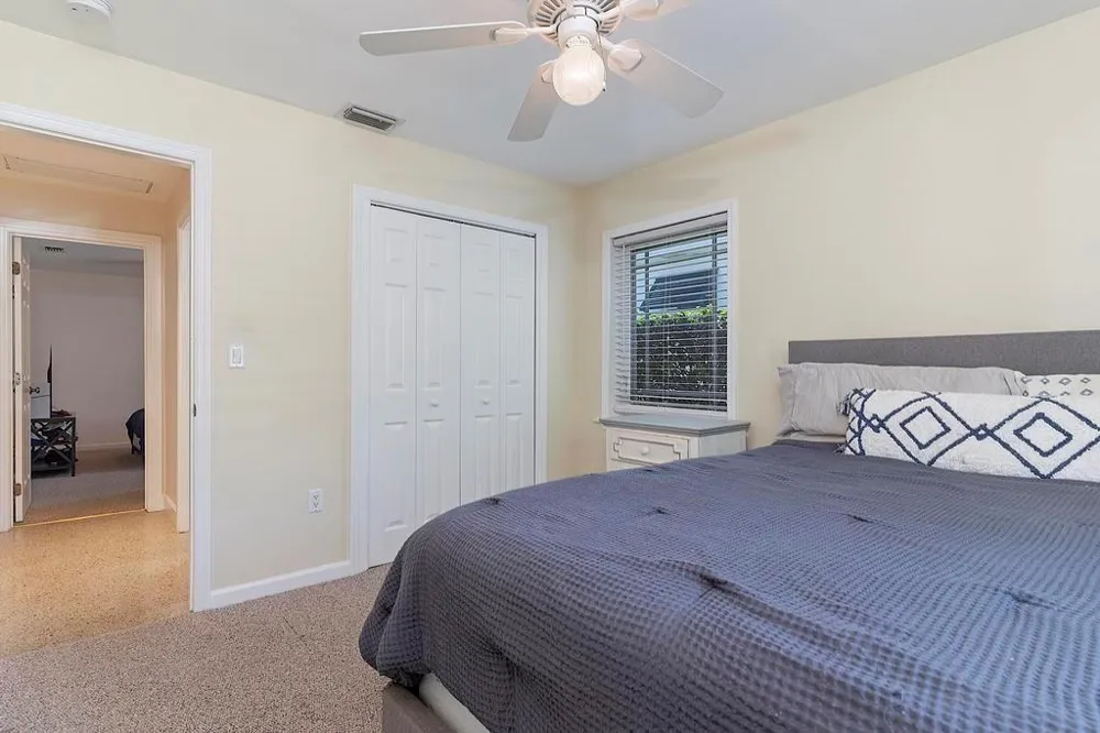 1106 Lakeside Drive 