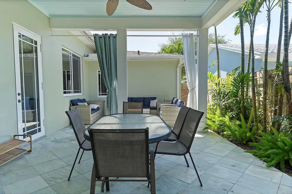 1106 Lakeside Drive 