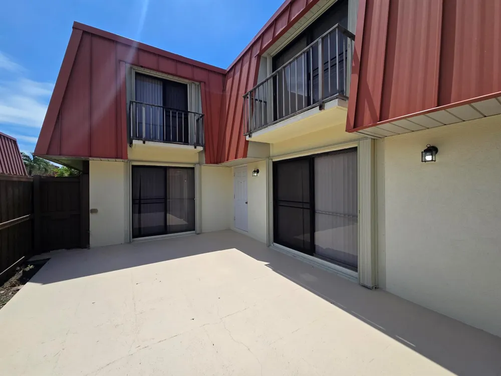 3232 MERIDIAN WAY #B Palm Beach Gardens, FL 33410
