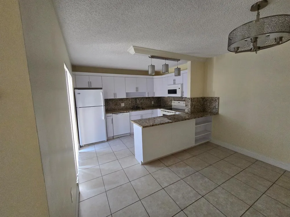 3232 MERIDIAN WAY #B Palm Beach Gardens, FL 33410