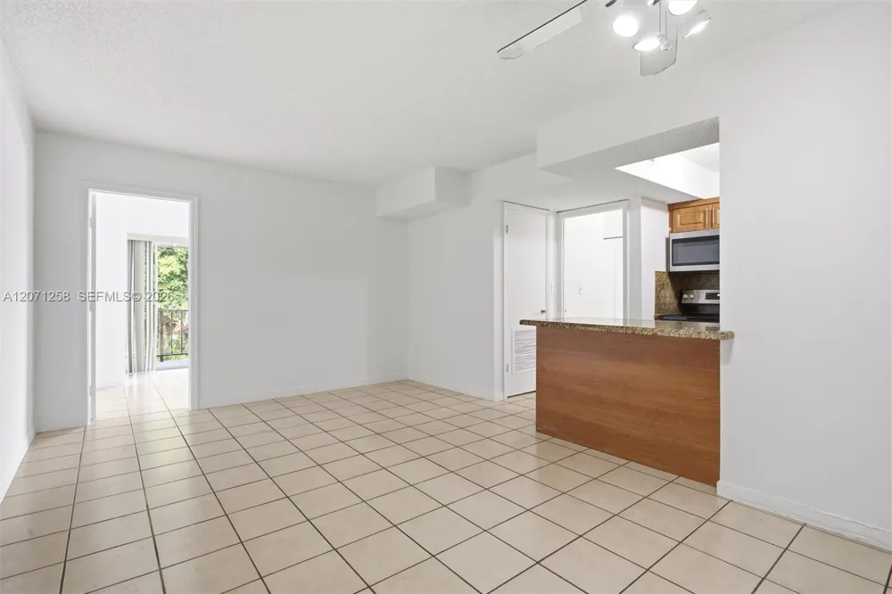 810 SW 129th Pl #209 Miami, FL 33184