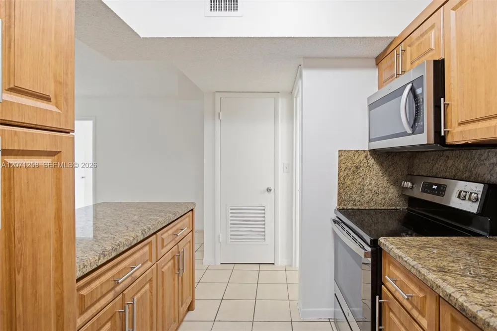 810 SW 129th Pl #209 Miami, FL 33184