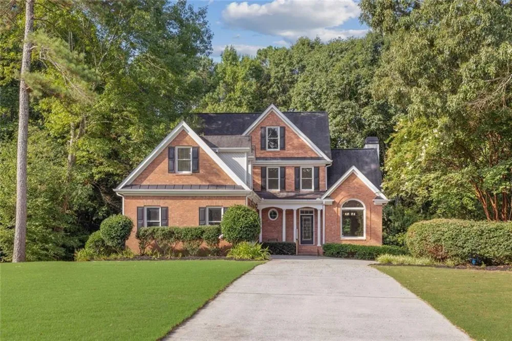 395 Amberbrook Circle Grayson, GA 30017