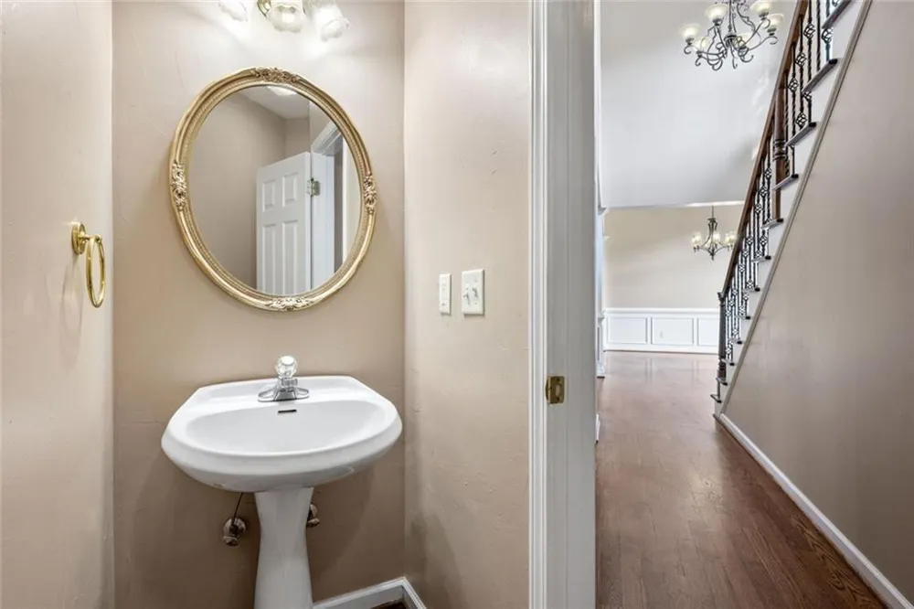 395 Amberbrook Circle Grayson, GA 30017