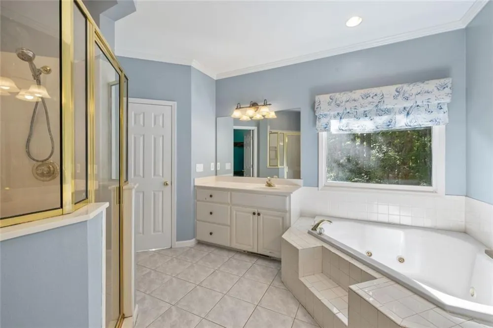 395 Amberbrook Circle Grayson, GA 30017