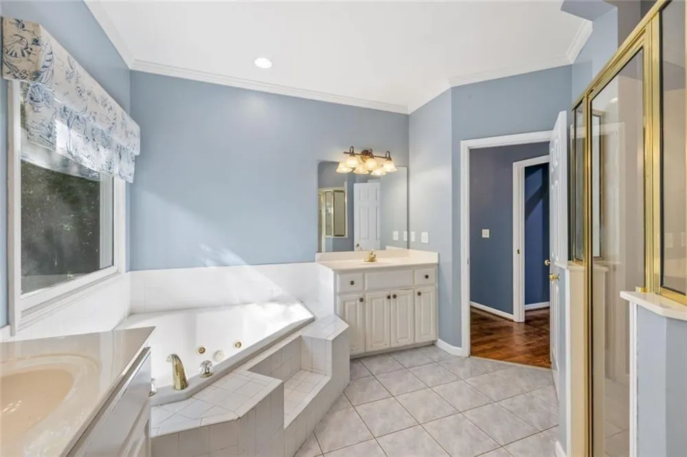 395 Amberbrook Circle Grayson, GA 30017