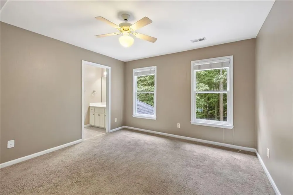 395 Amberbrook Circle Grayson, GA 30017